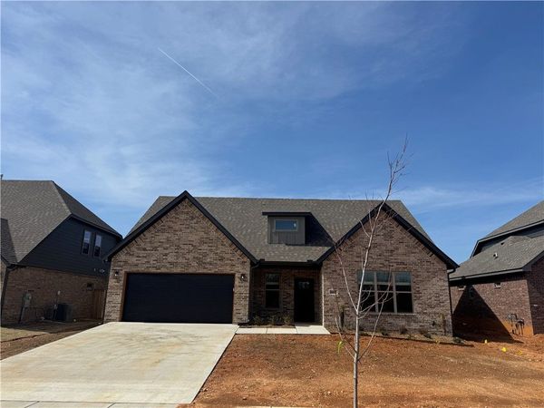 4802 SW Scarlet Oak Street, Bentonville, AR 72713