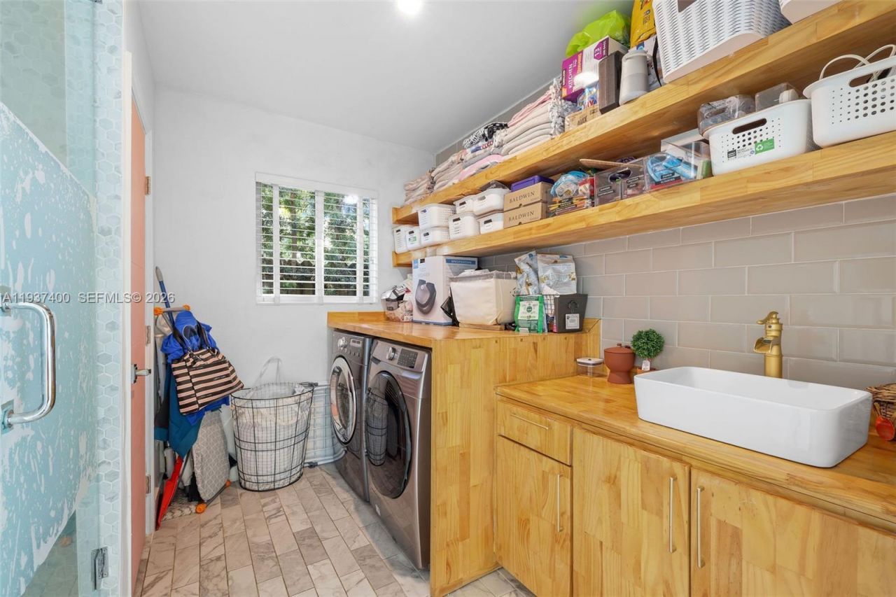 4490 Royal Palm Ave, Miami Beach, FL 33140 Photo