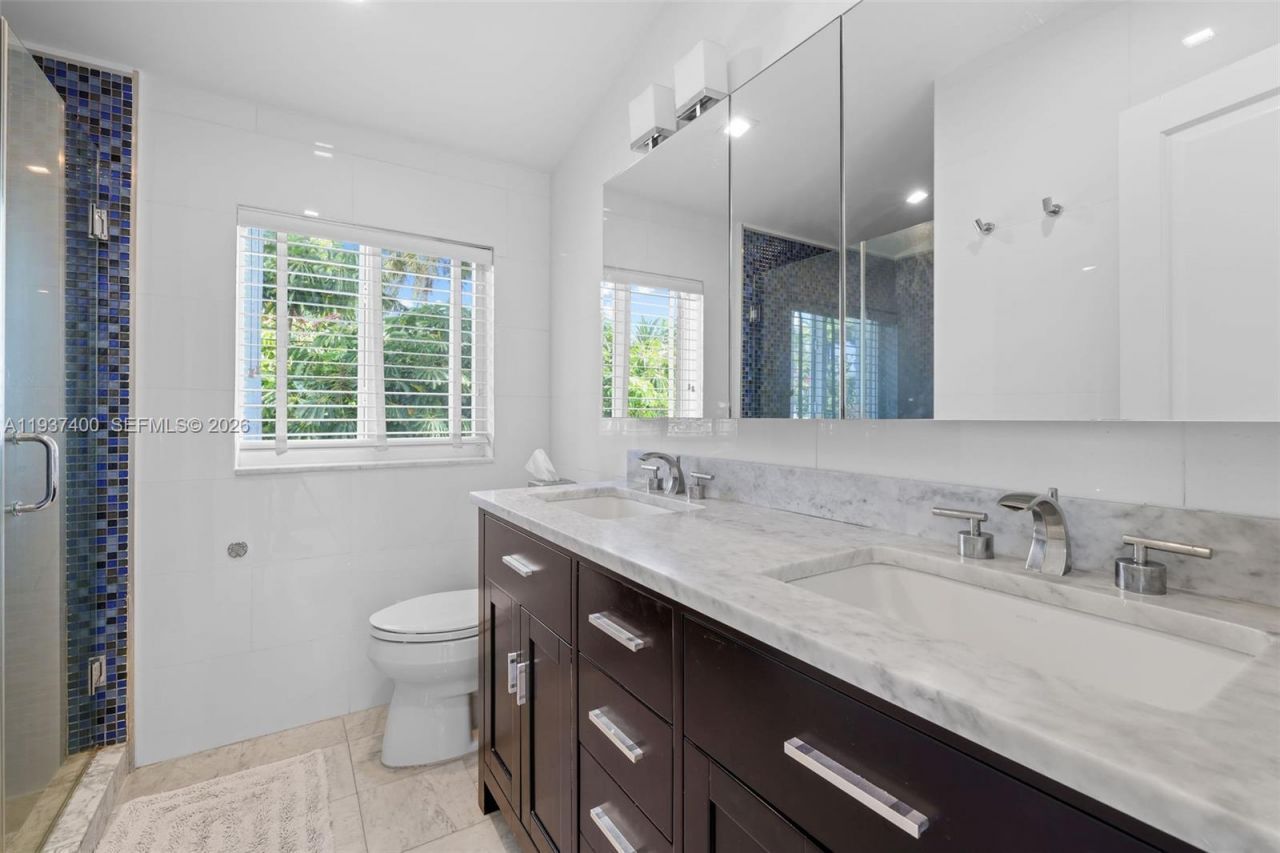 4490 Royal Palm Ave, Miami Beach, FL 33140 Photo