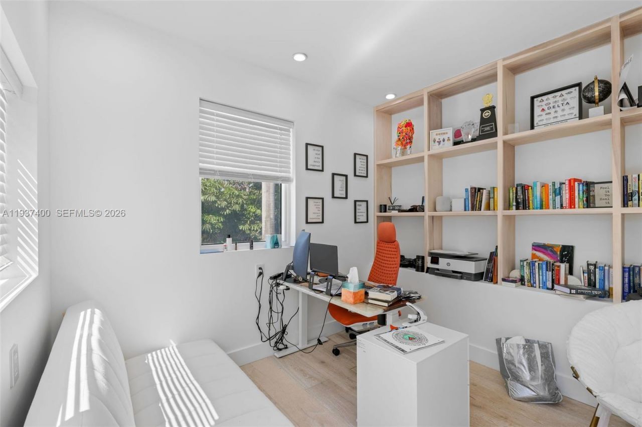 4490 Royal Palm Ave, Miami Beach, FL 33140 Photo