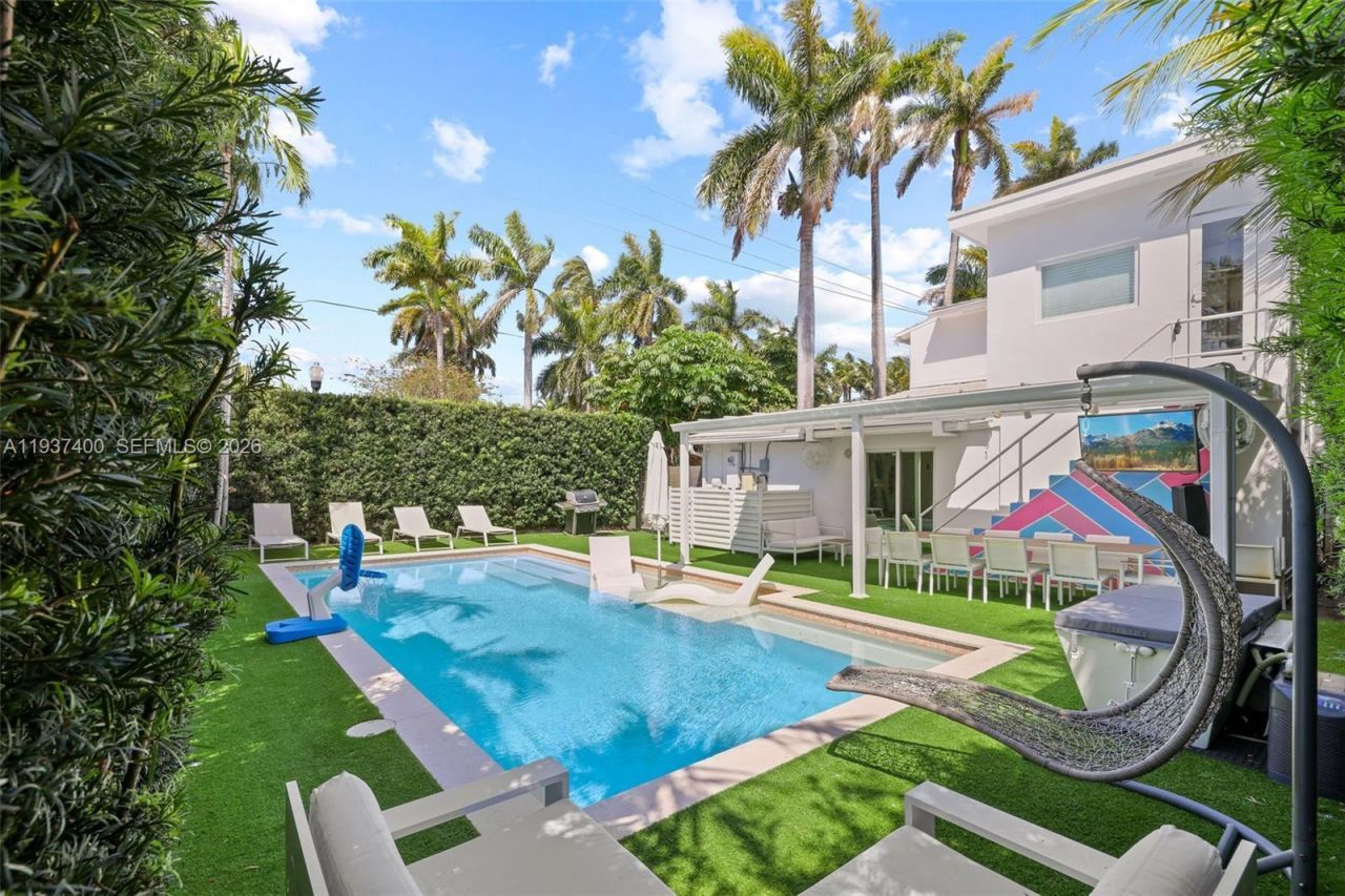 4490 Royal Palm Ave, Miami Beach, FL 33140 Photo