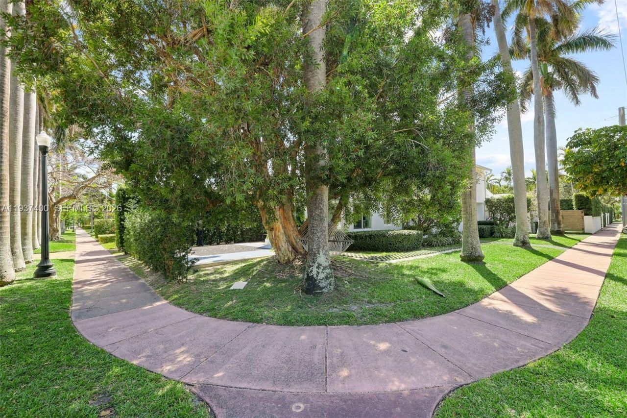4490 Royal Palm Ave, Miami Beach, FL 33140 Photo