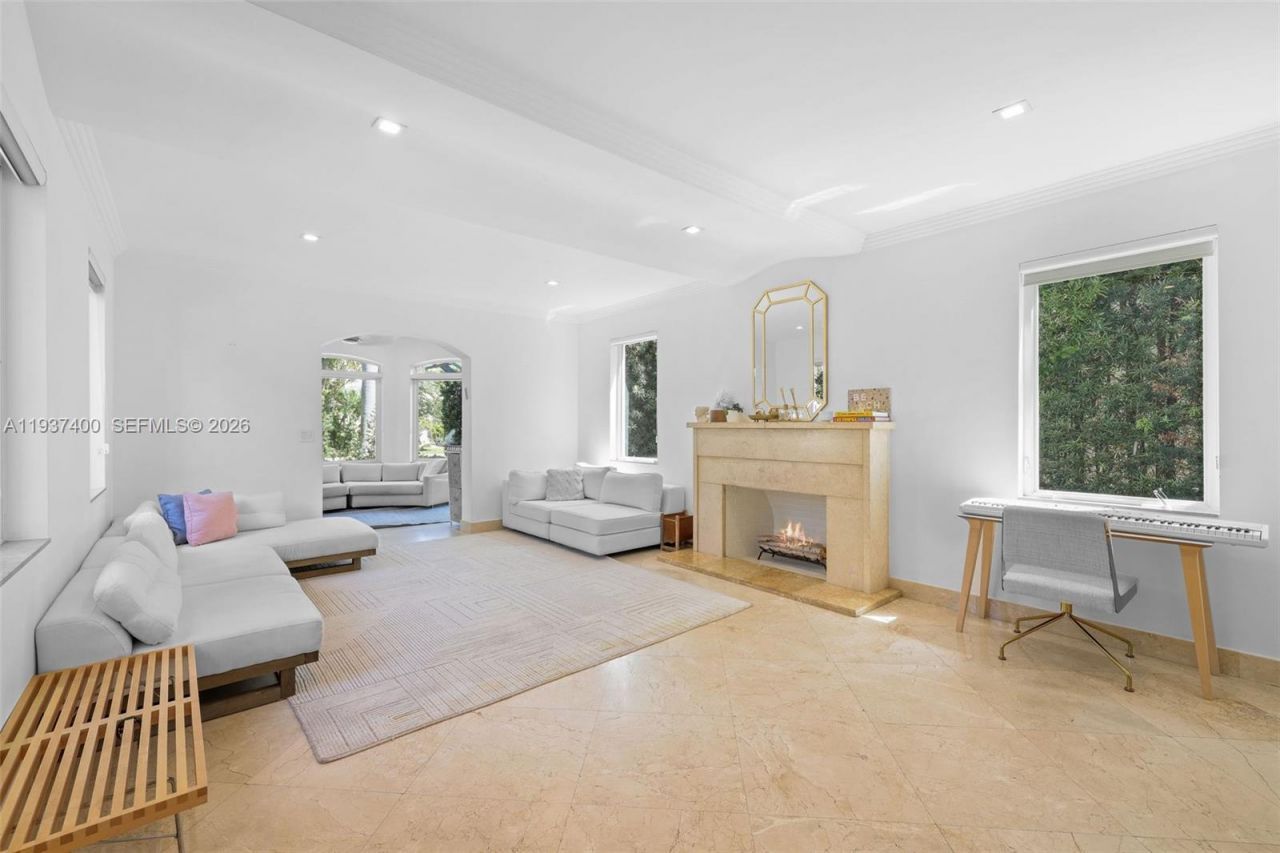 4490 Royal Palm Ave , Miami Beach, FL 33140 Photo