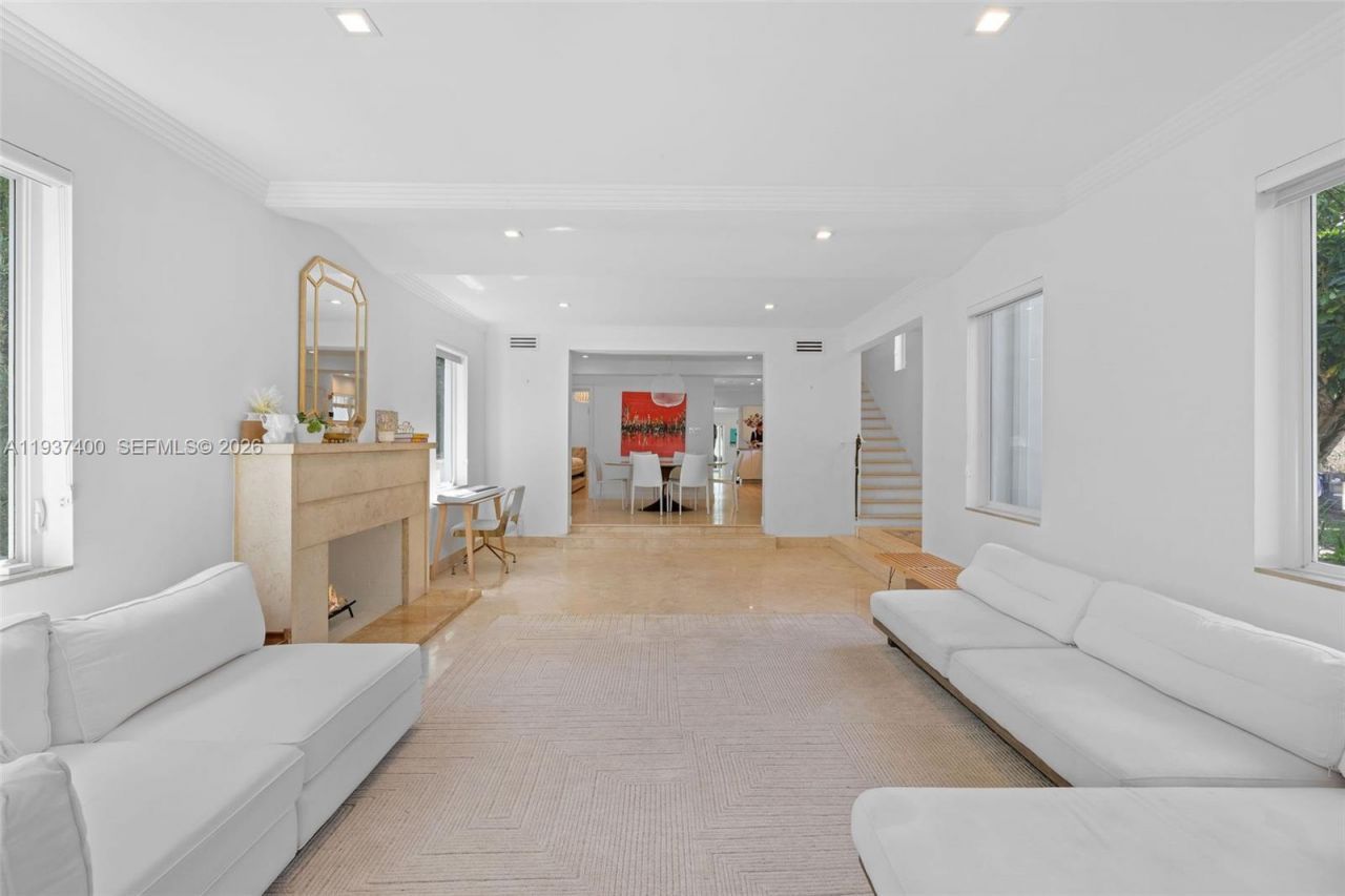 4490 Royal Palm Ave, Miami Beach, FL 33140 Photo