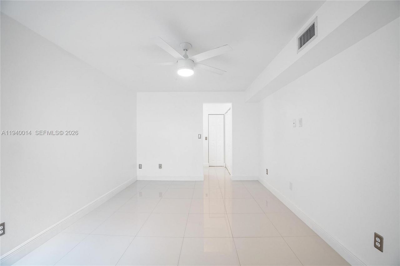 3545 Magellan Cir, Unit 356-5, Aventura, FL 33180 Photo