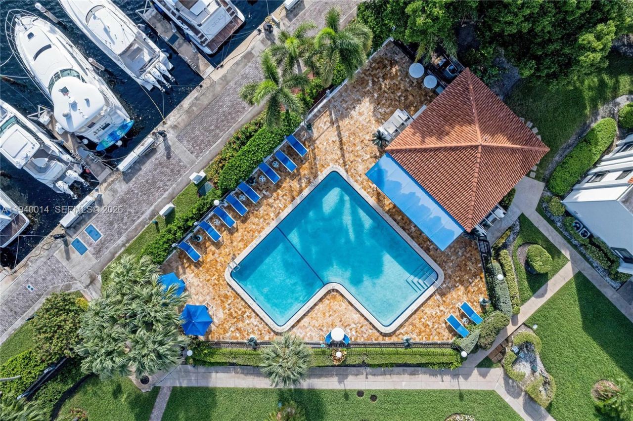 3545 Magellan Cir, Unit 356-5, Aventura, FL 33180 Photo