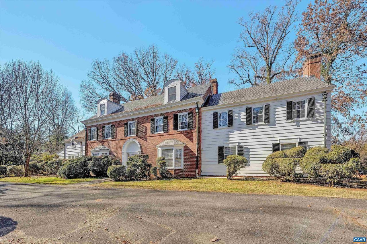 934 Commander Dr, Roanoke, VA 24019 Main Photo