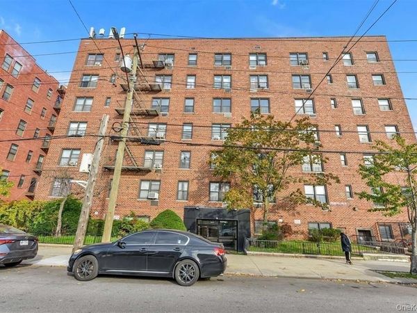 1040 Neilson Street, Unit 3D, Far Rockaway, NY 11691