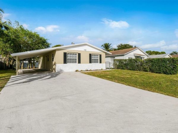 1227 Cherokee Street, Jupiter, FL 33458