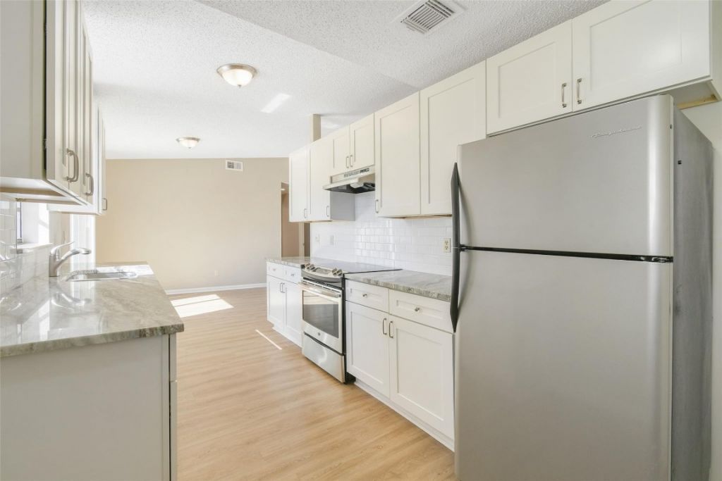 516 SW Buswell Avenue, Port Saint Lucie, FL 34983 Photo