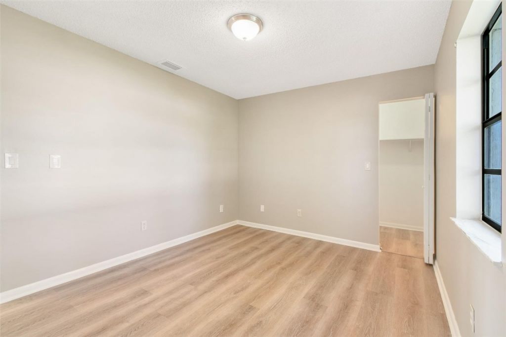 516 SW Buswell Avenue, Port Saint Lucie, FL 34983 Photo