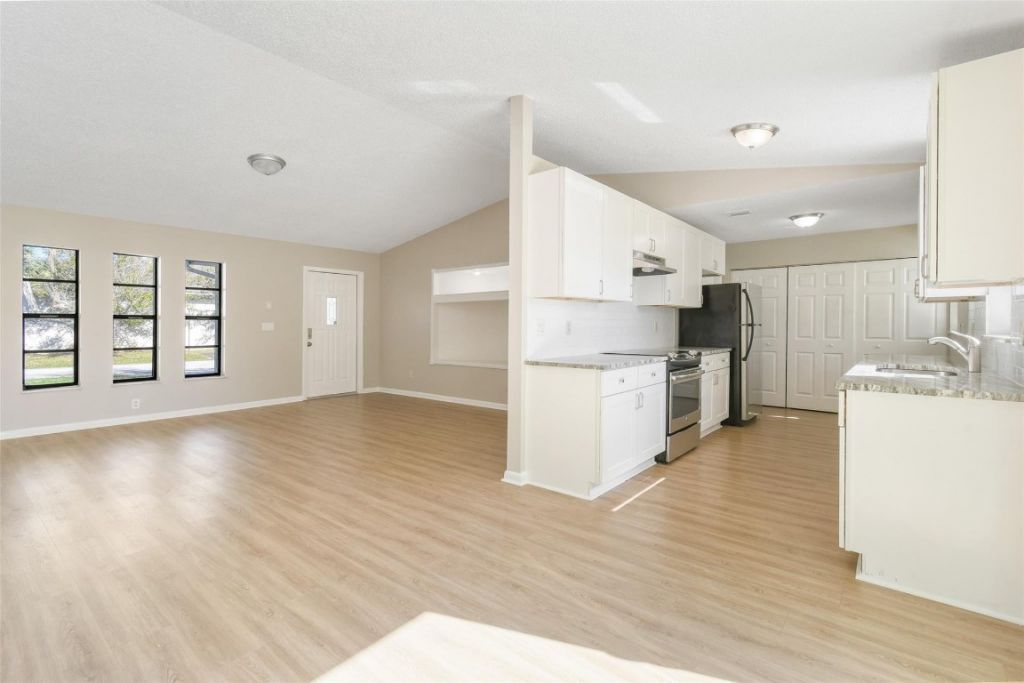 516 SW Buswell Avenue, Port Saint Lucie, FL 34983 Photo