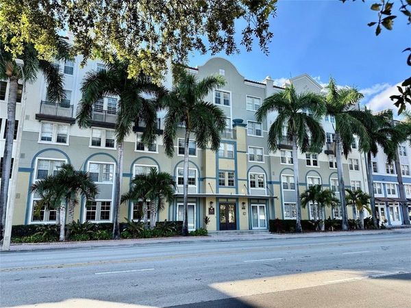 533 NE 3rd Ave, Unit 401, Fort Lauderdale, FL 33301