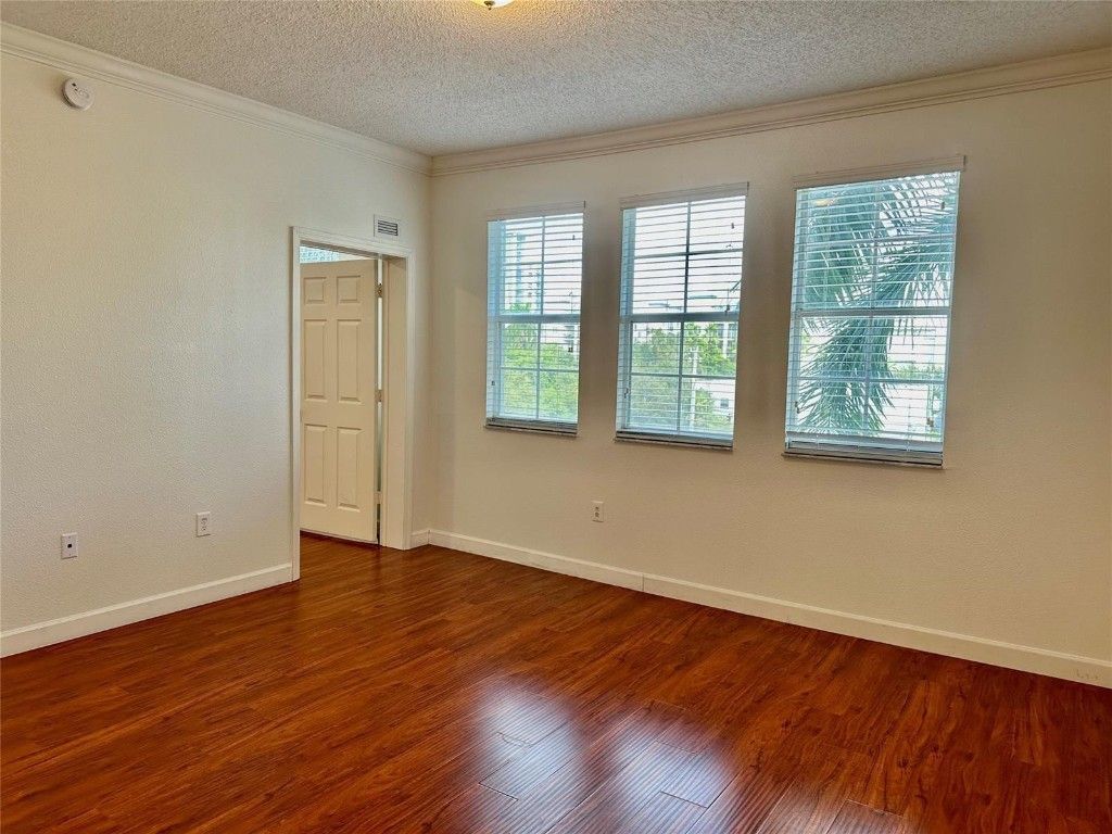 533 NE 3rd Ave, Unit 401, Fort Lauderdale, FL 33301 Photo