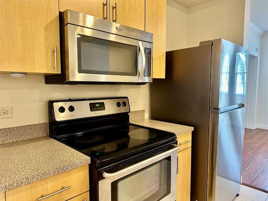 533 NE 3rd Ave, Unit 401, Fort Lauderdale, FL 33301 Photo