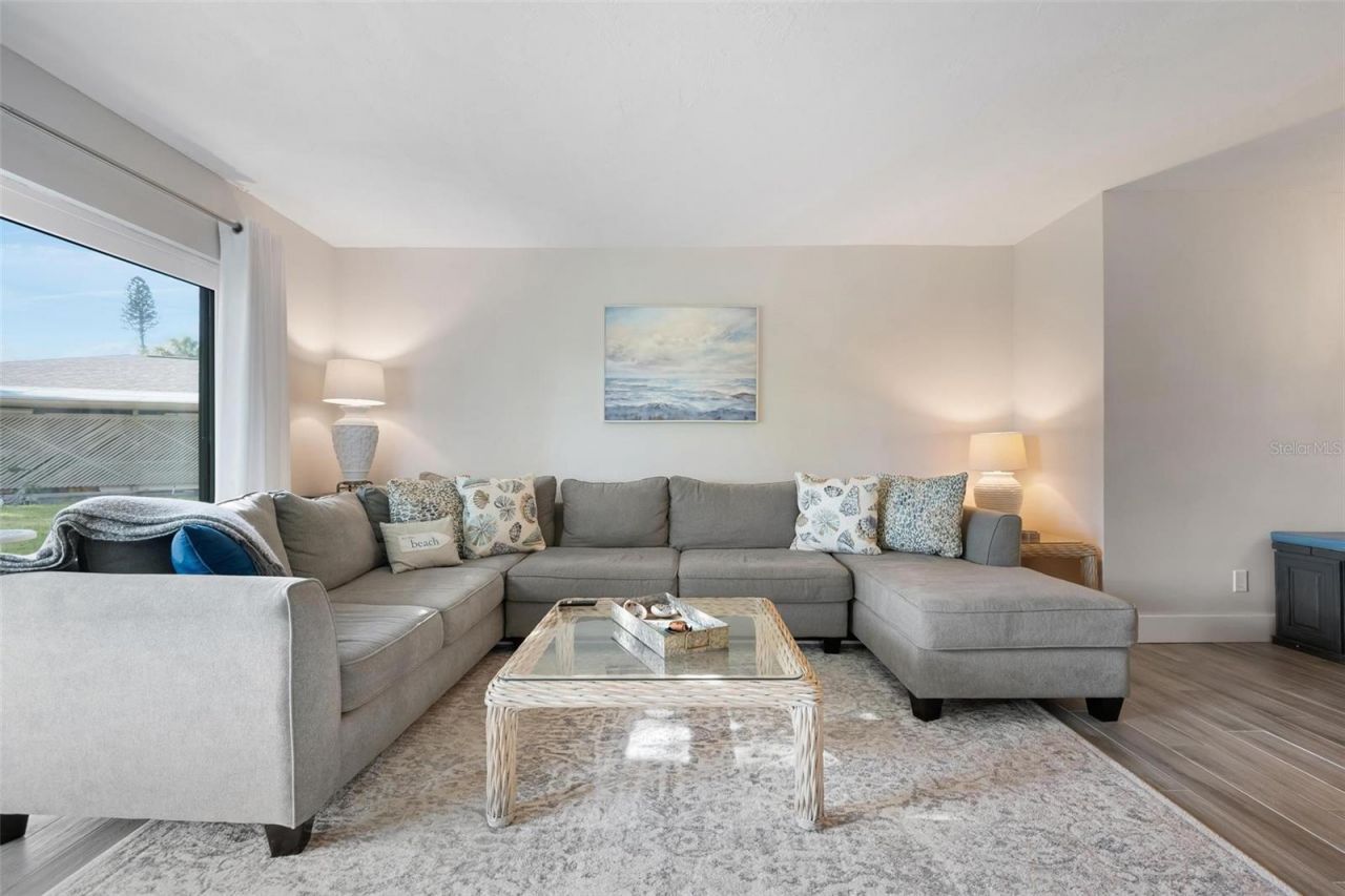 5260 Gulf Of Mexico Drive, Unit 403, Longboat Key, FL 34228 Photo