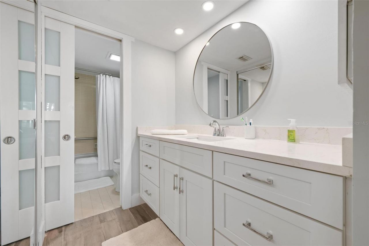 5260 Gulf Of Mexico Drive, Unit 403, Longboat Key, FL 34228 Photo