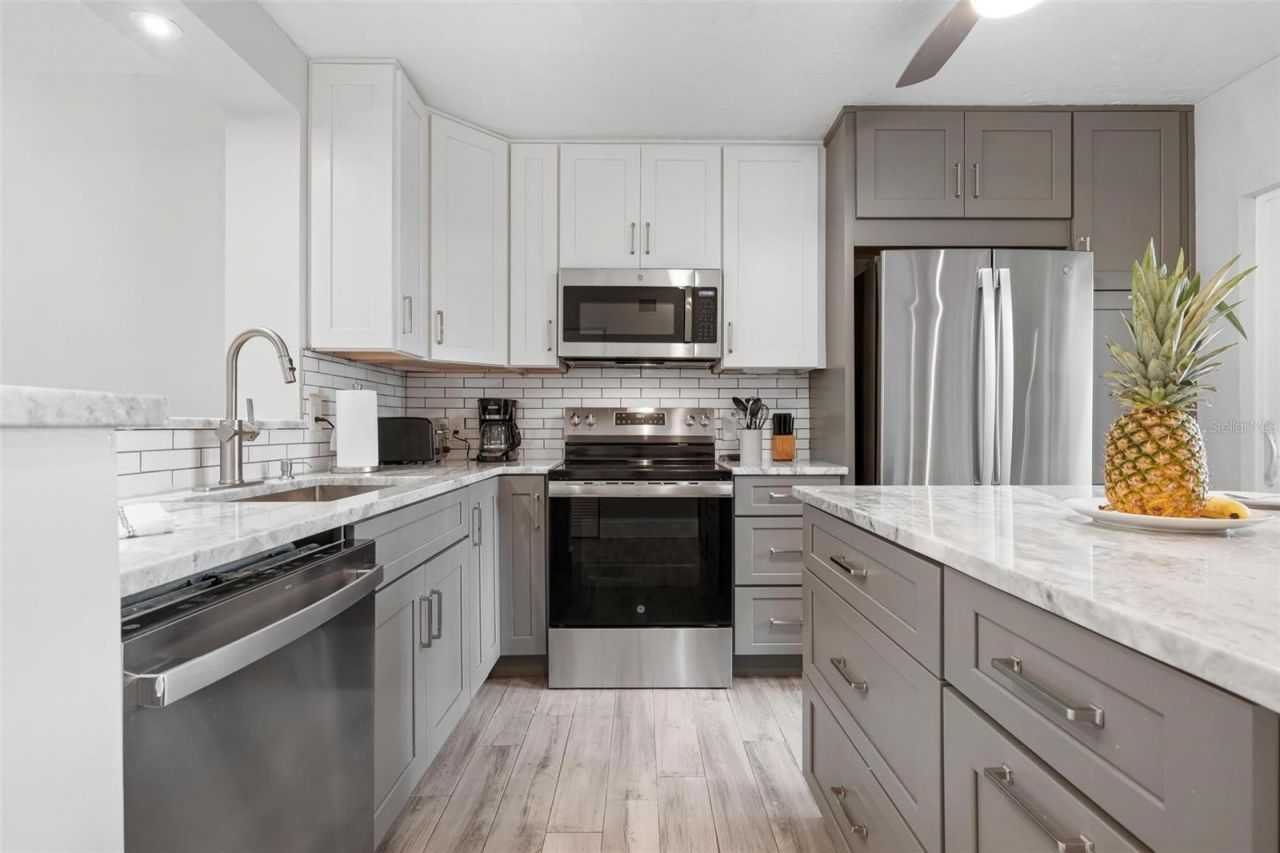 5260 Gulf Of Mexico Drive, Unit 403, Longboat Key, FL 34228 Photo