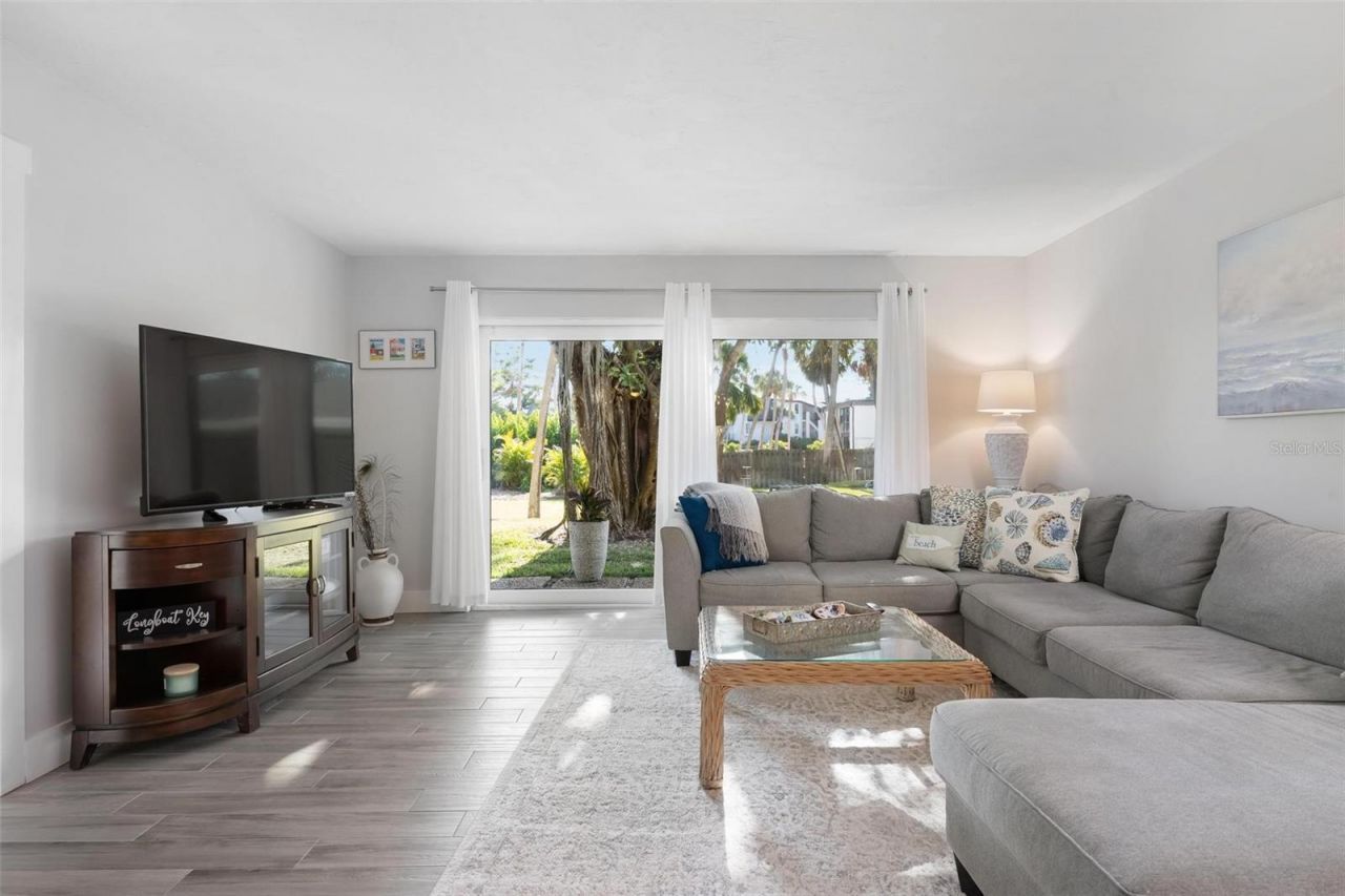 5260 Gulf Of Mexico Drive, Unit 403, Longboat Key, FL 34228 Photo