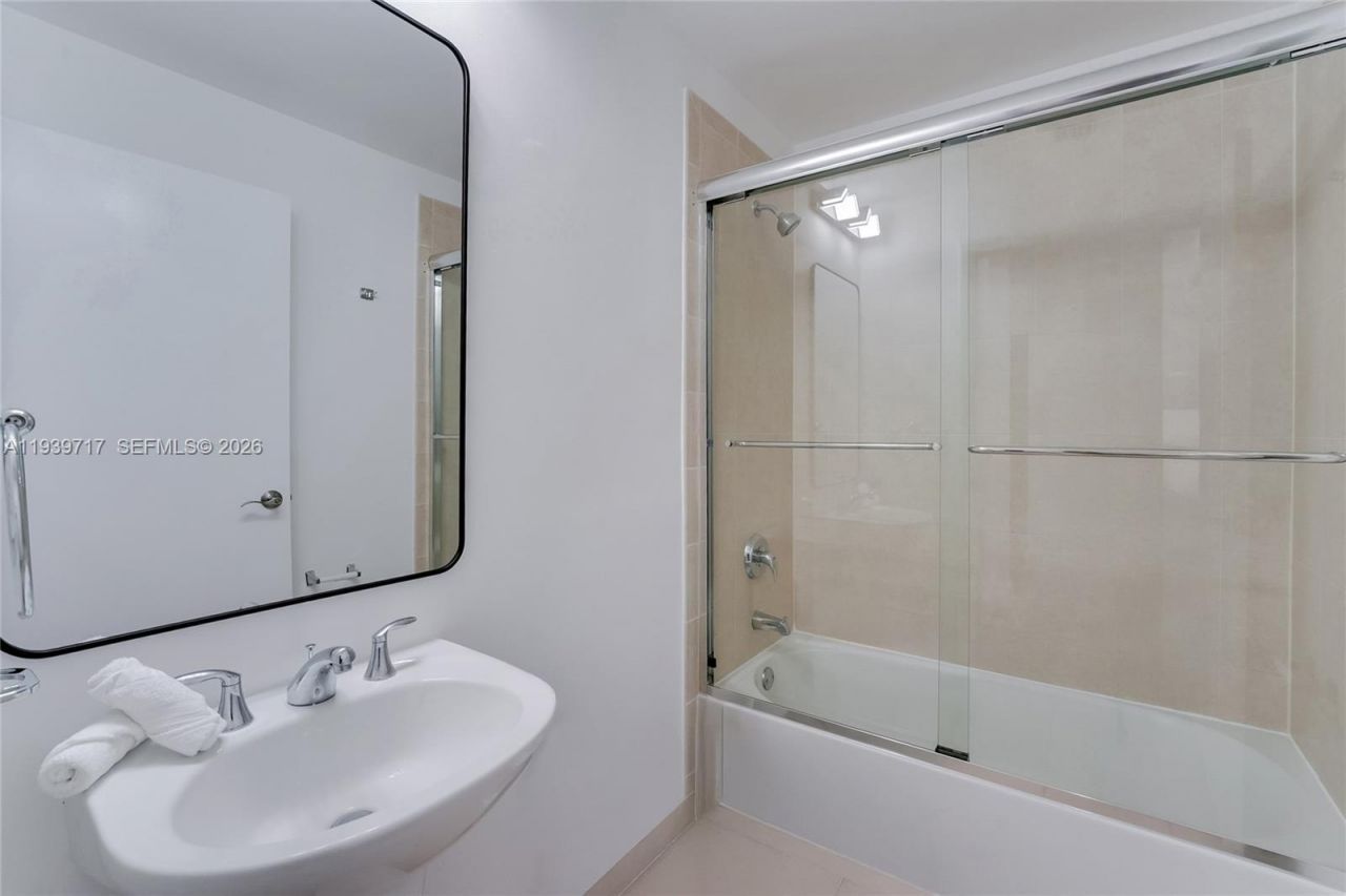 3340 NE 190th St, Unit 1102, Aventura, FL 33180 Photo