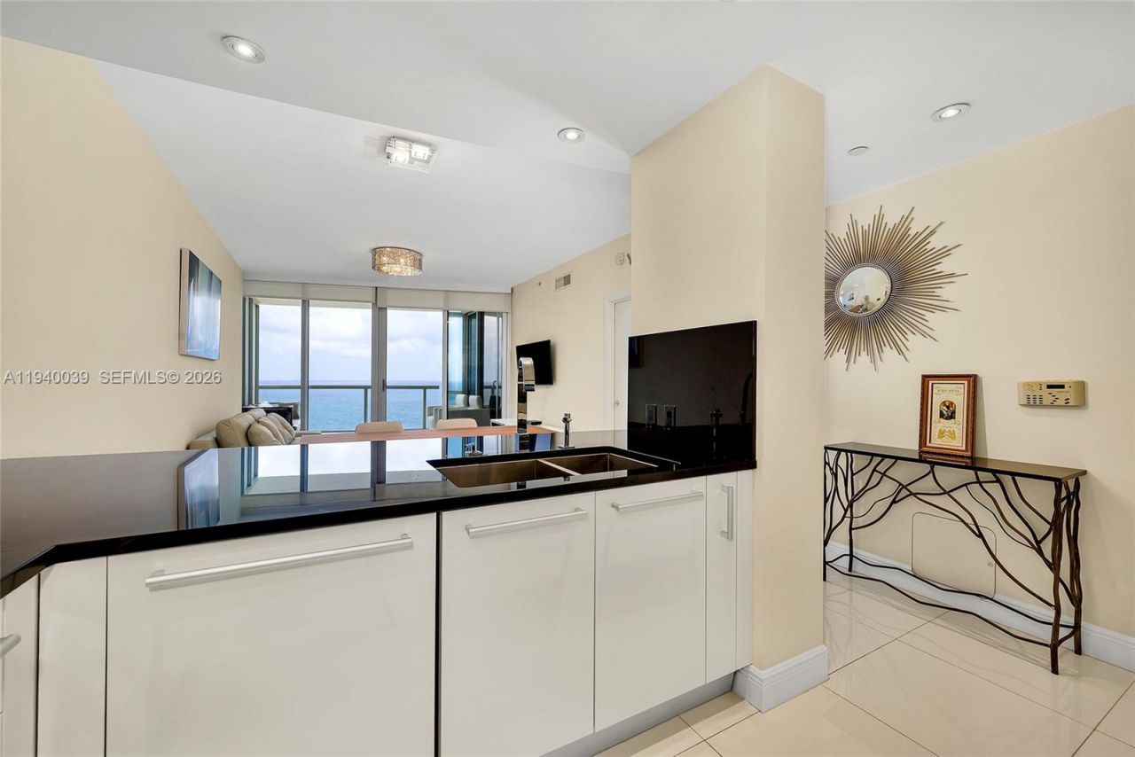 17121 Collins Ave, Unit 2106, Sunny Isles Beach, FL 33160 Photo