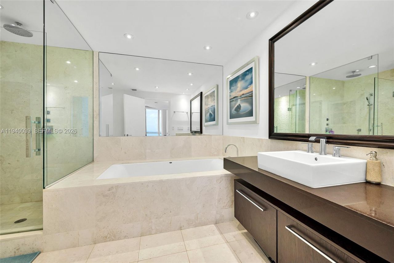 17121 Collins Ave, Unit 2106, Sunny Isles Beach, FL 33160 Photo