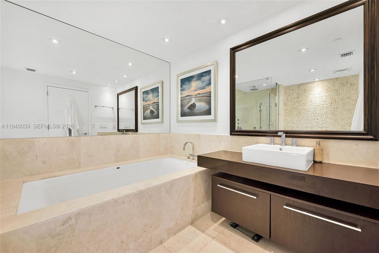 17121 Collins Ave, Unit 2106, Sunny Isles Beach, FL 33160 Photo