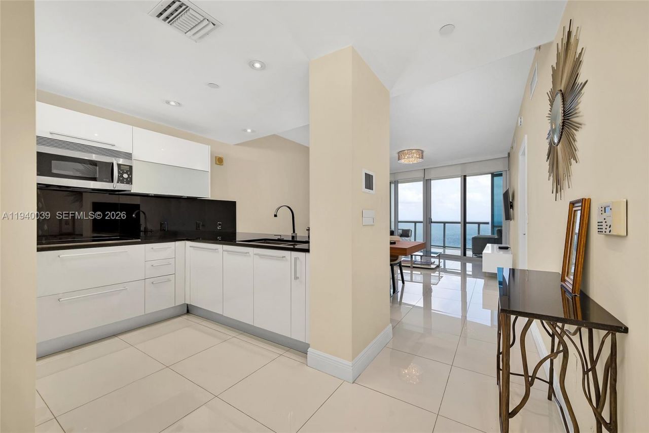 17121 Collins Ave, Unit 2106, Sunny Isles Beach, FL 33160 Photo