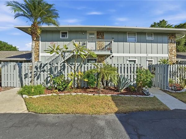 4251 Island CIR, Unit 7, FORT MYERS, FL 33919