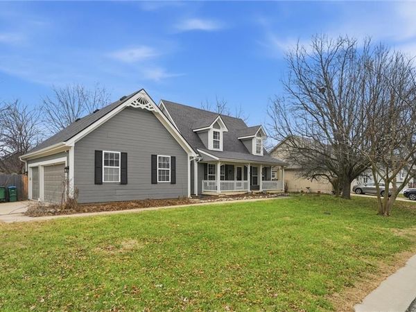 802 S Morgan Drive, Peculiar, MO 64078