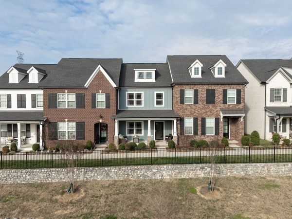 420 Longstone Rd , Gallatin, TN 37066