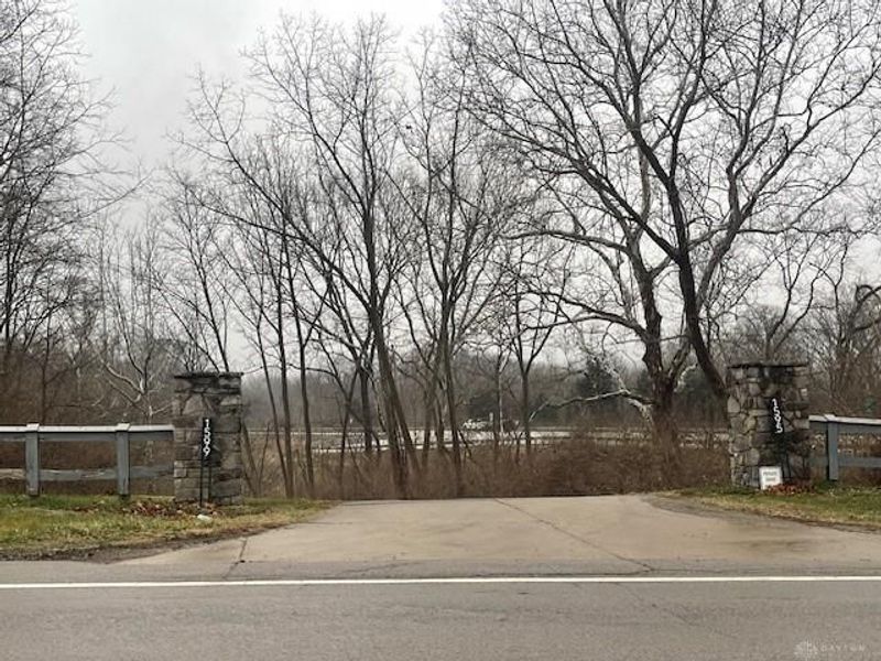 1587 Spring Valley Painters Road, Spring Valley Township, OH 45370 Photo 2