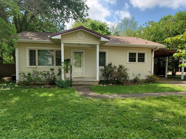 1010 Sutherland Ave, Mena, AR 71953