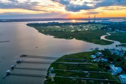 108 Beach Street photo 4