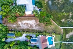 108 Beach Street photo 4