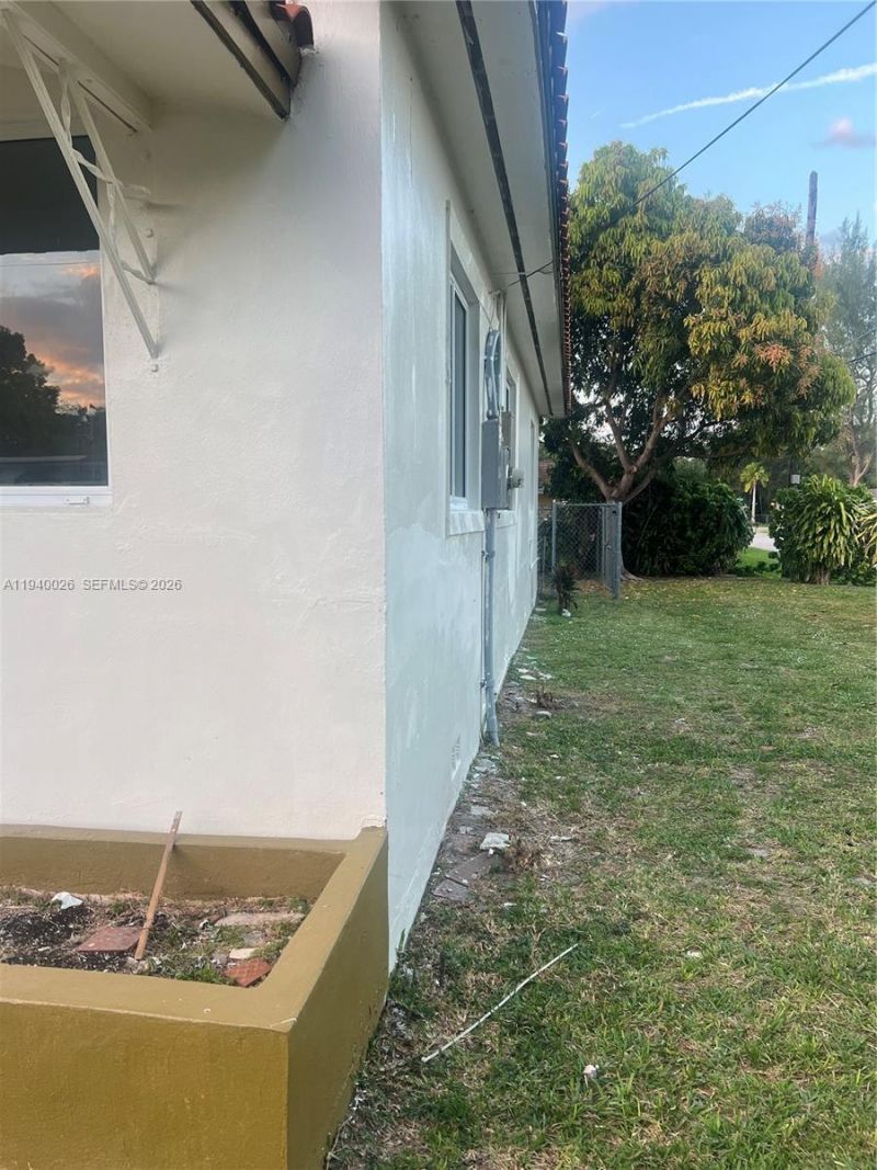 395 NE 112th St, Miami, FL 33161 Photo