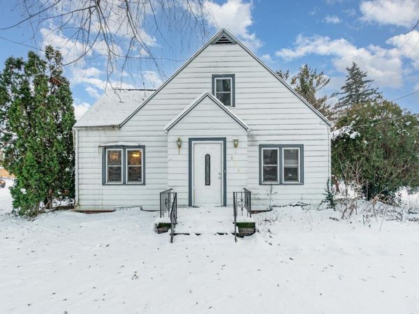 909 Weiss Street, Saginaw, MI 48602