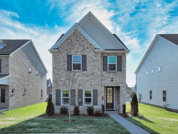 621 Trotters Aly, Gallatin, TN 37066