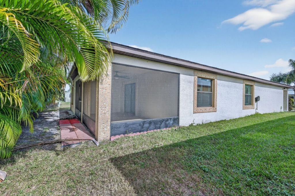 5 Flamenco Way, Port Saint Lucie, FL 34952 Photo