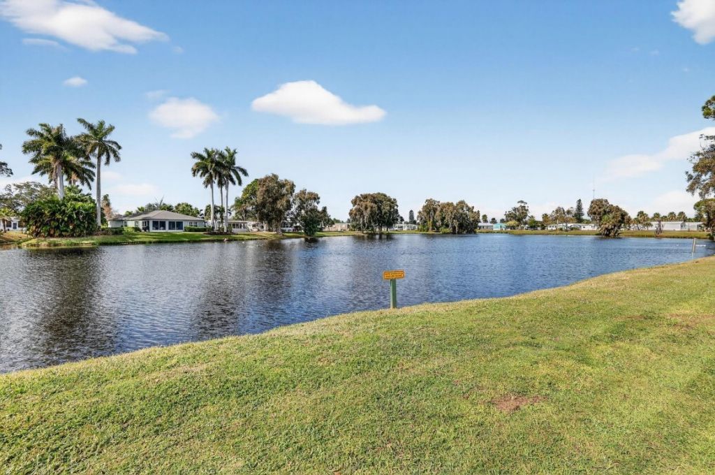 5 Flamenco Way, Port Saint Lucie, FL 34952 Photo