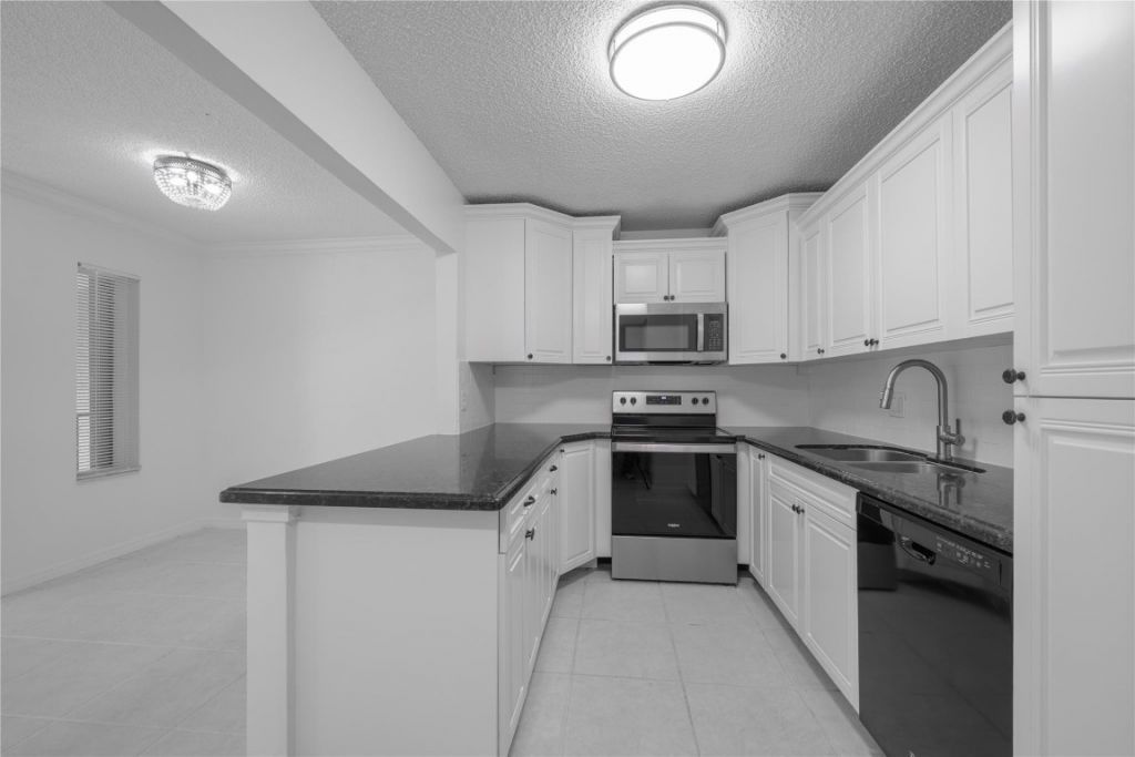 711 Sunny Pine Way, Unit B-2, Greenacres, FL 33415 Photo