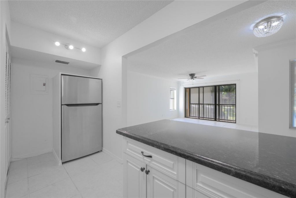 711 Sunny Pine Way, Unit B-2, Greenacres, FL 33415 Photo