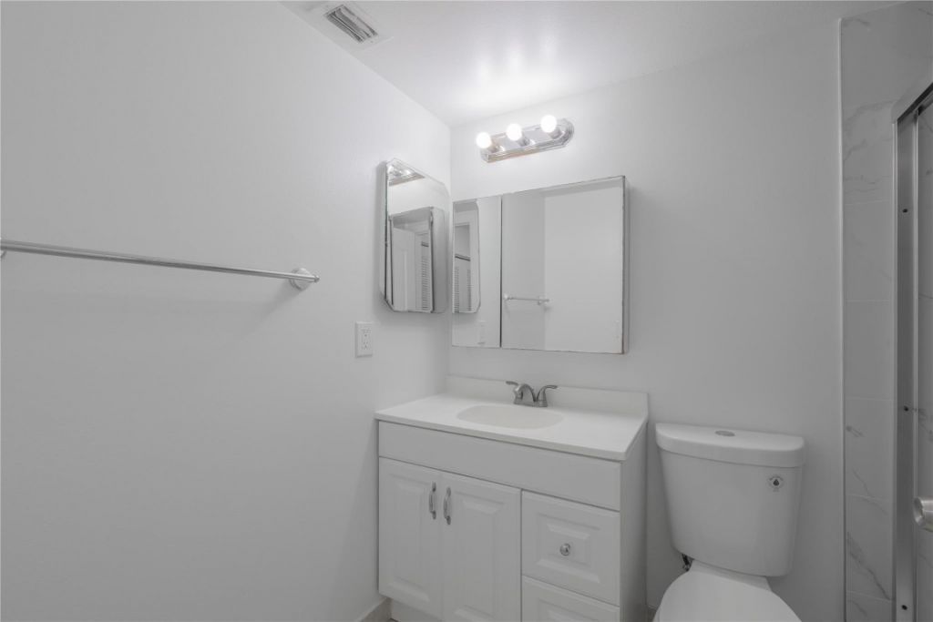 711 Sunny Pine Way, Unit B-2, Greenacres, FL 33415 Photo