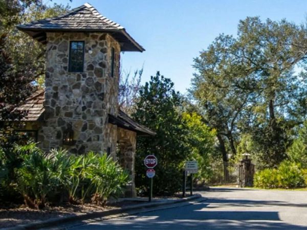 3918 Bungalow Lane, Panama City, FL 32408