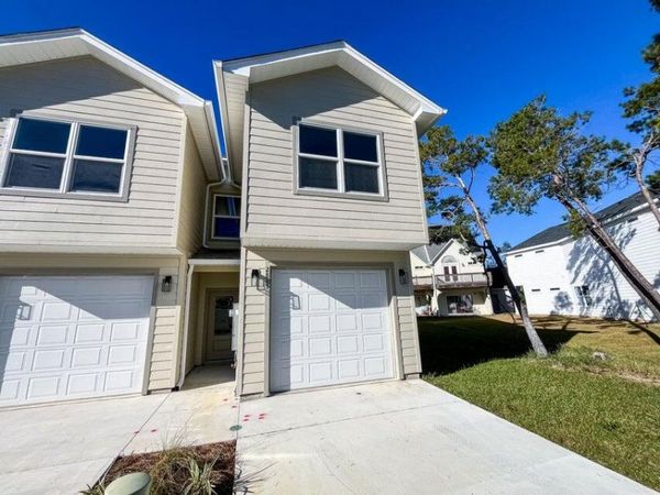 2885 Leahs Lane, Navarre, FL 32566