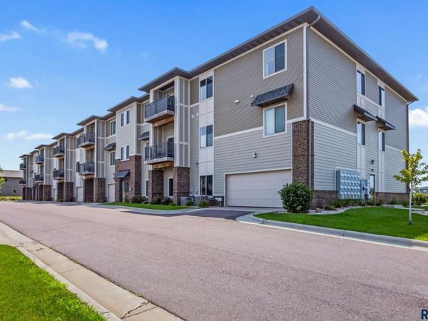 7701 S Townsley Ave, Unit 102, Sioux Falls, SD 57108