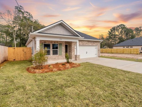 1915 Redwood Avenue, Niceville, FL 32578