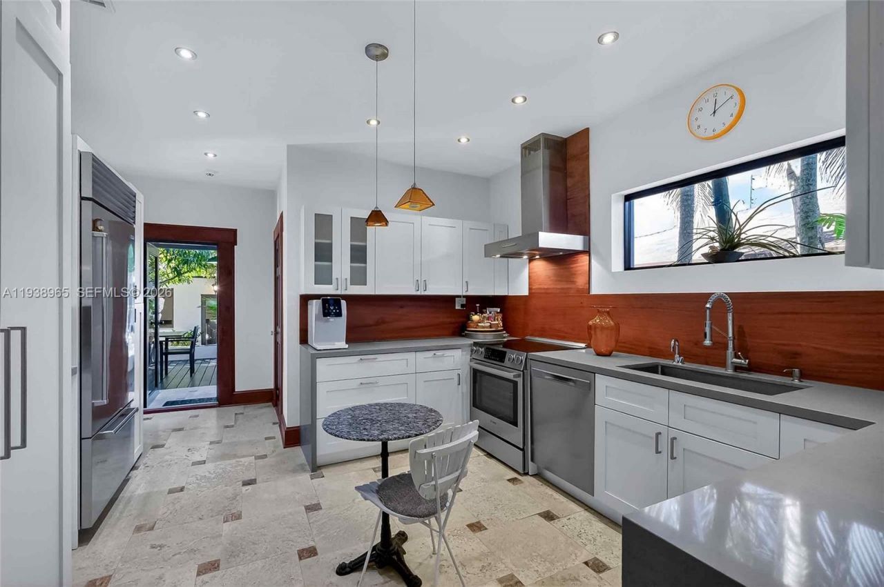 452 SW 21st Rd, Miami, FL 33129 Photo