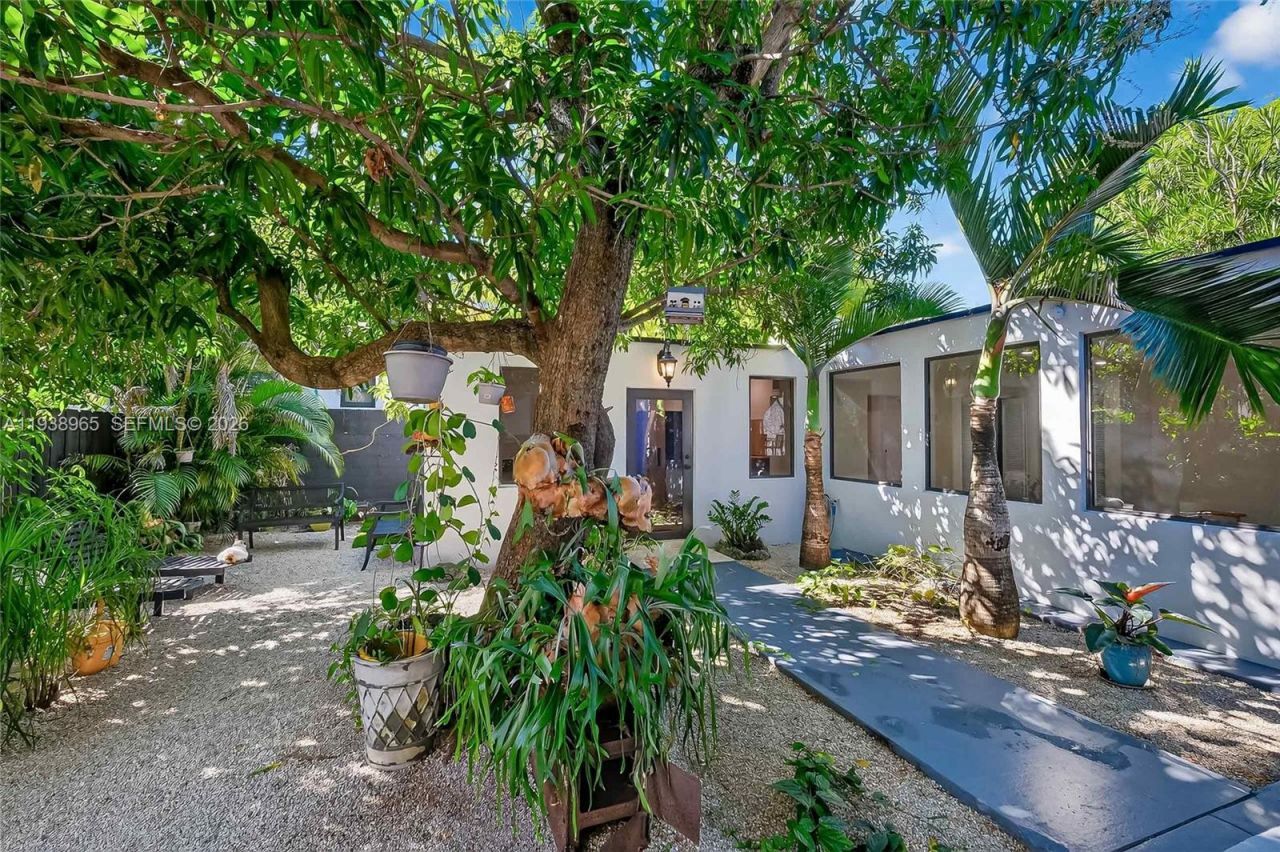 452 SW 21st Rd, Miami, FL 33129 Photo