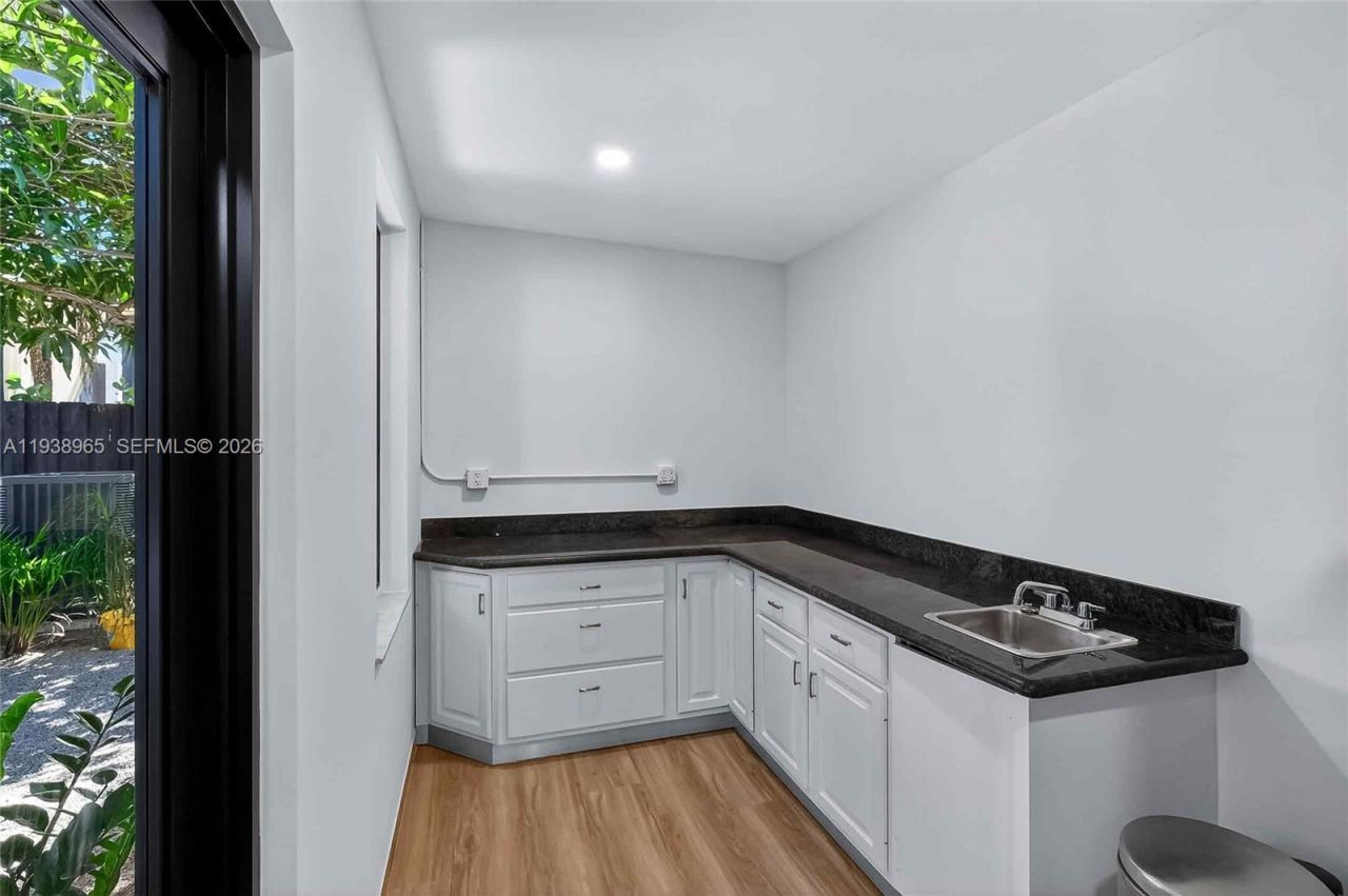 452 SW 21st Rd, Miami, FL 33129 Photo